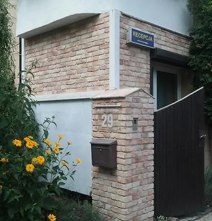 Pod Orzechem W Zaniemyslu Zaniemyśl