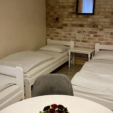 Pod Orzechem W Zaniemyslu Accommodatie bij particulieren *