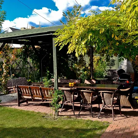 民宿 Pod Orzechem W Zaniemyslu Zaniemyśl