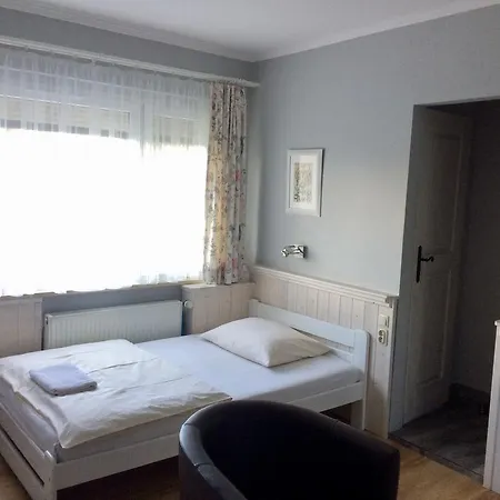 Pod Orzechem W Zaniemyslu *