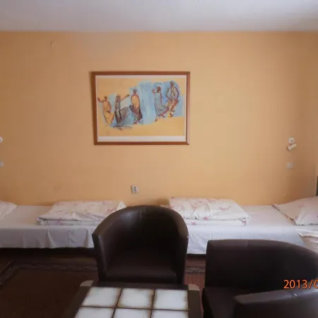 Pod Orzechem W Zaniemyslu * Zaniemyśl