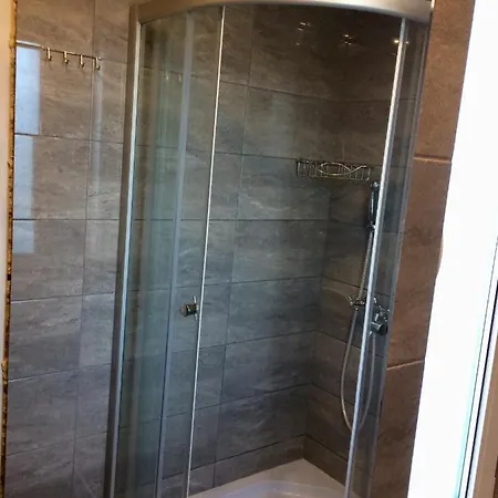Pod Orzechem W Zaniemyslu Privat bolig