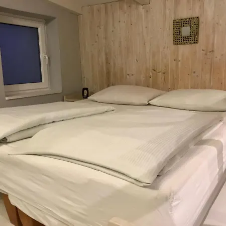 Pod Orzechem W Zaniemyslu Zaniemyśl