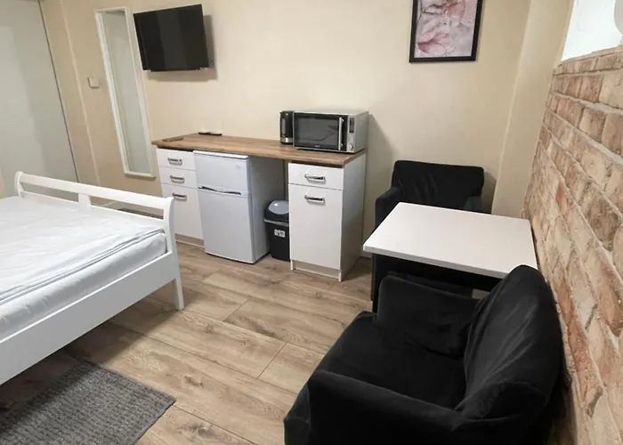 Pod Orzechem W Zaniemyslu Accommodatie bij particulieren