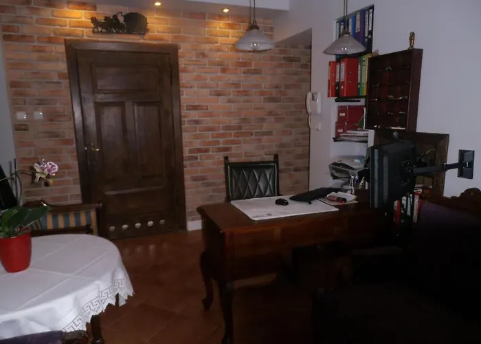 Pod Orzechem W Zaniemyslu Accommodatie bij particulieren Zaniemyśl