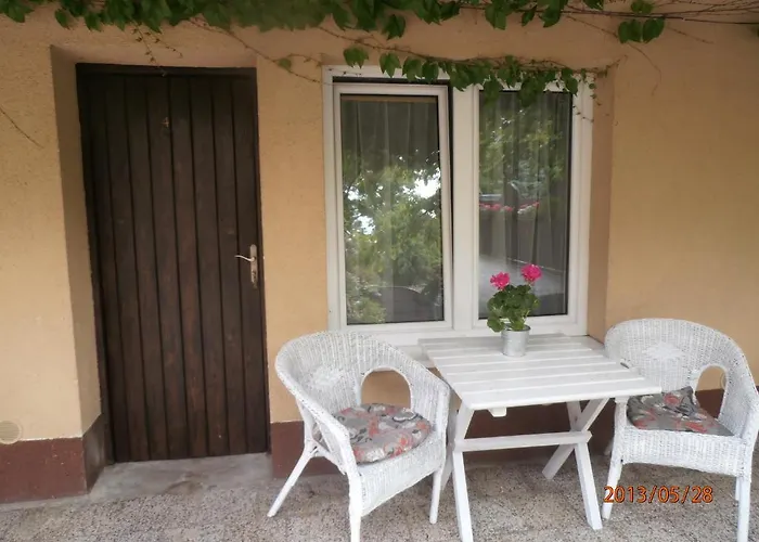 Pod Orzechem W Zaniemyslu * Zaniemysl