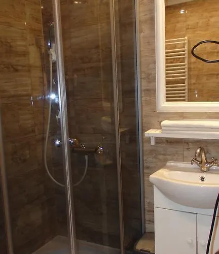 Pod Orzechem W Zaniemyslu