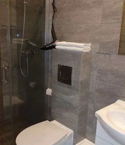 Pod Orzechem W Zaniemyslu * Zaniemyśl