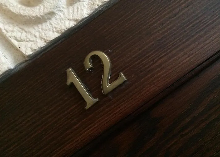 Pod Orzechem W Zaniemyslu *